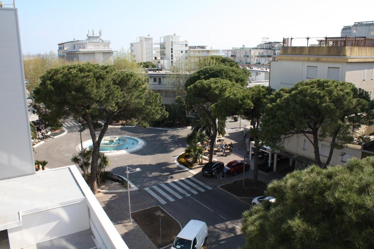 Nashira Apartments Lignano Sabbiadoro Exterior foto